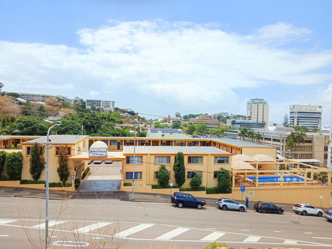 The Robert Towns - Accommodation Mooloolaba 13