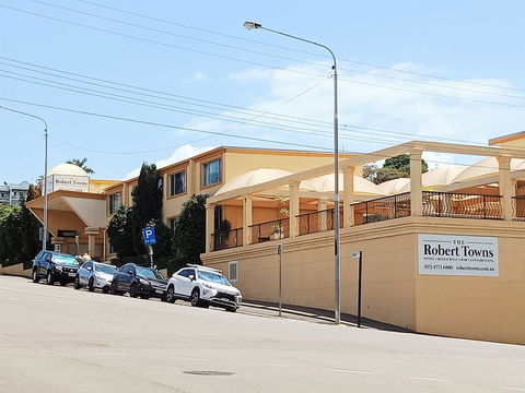 The Robert Towns - Accommodation Mooloolaba 12