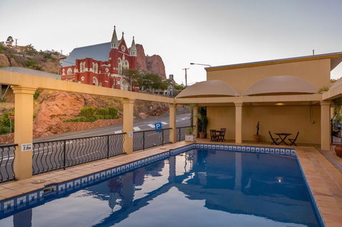 The Robert Towns - Accommodation Mooloolaba 11