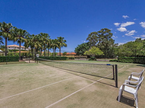 Waterfront Resort Villa With Buggy - Accommodation Mooloolaba 18