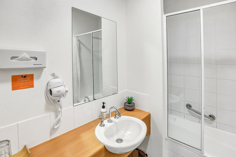 Coral Tree Inn - Accommodation Mooloolaba 33