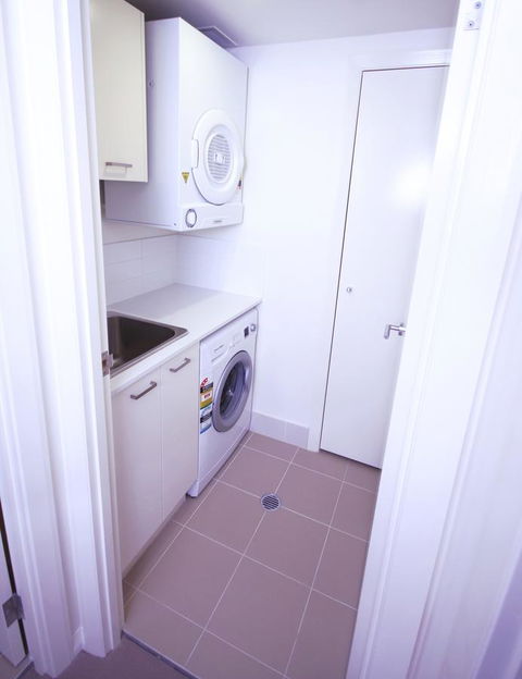 Domain Serviced Apartments - Accommodation Mooloolaba 4