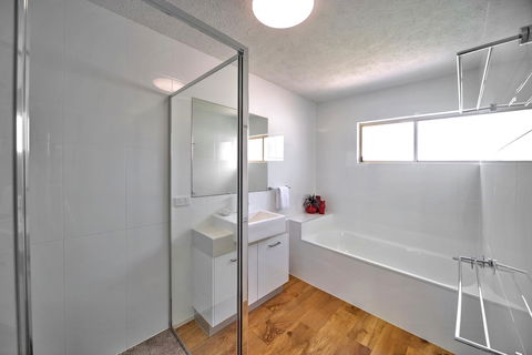 Surf Dance Apartments - Accommodation Mooloolaba 26