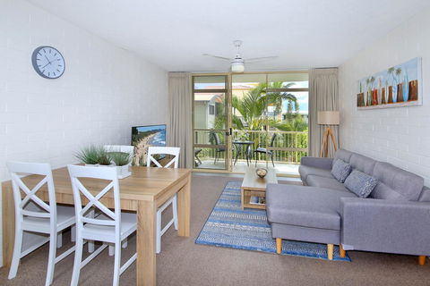 Surf Dance Apartments - Accommodation Mooloolaba 4