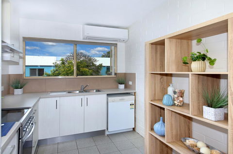 Surf Dance Apartments - Accommodation Mooloolaba 1