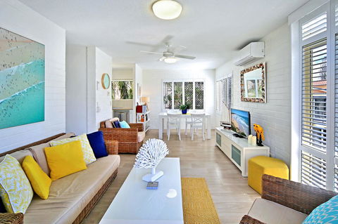 Surf Dance Apartments - Accommodation Mooloolaba 14