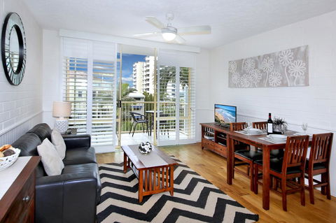 Surf Dance Apartments - Accommodation Mooloolaba 7