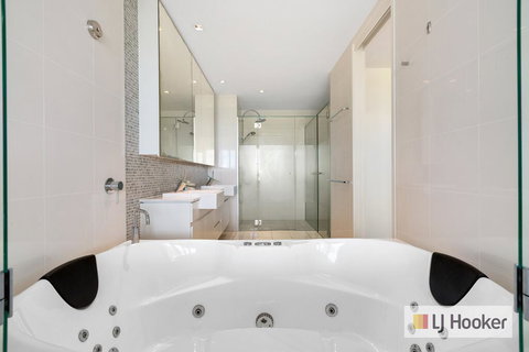 WAVE CULTURE 1204 - BEACH BLISS - Accommodation Mooloolaba 2