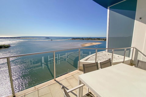 Waves Maroochy River - Accommodation Mooloolaba 2