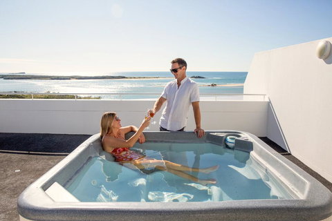 Waves Maroochy River - Accommodation Mooloolaba 3