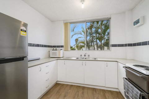 WAVES ON MAIN, 4/1 MAIN STREET - Accommodation Mooloolaba 1