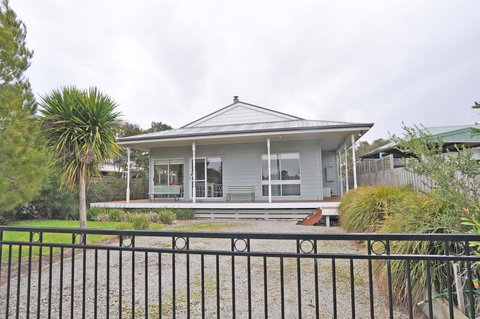 WELCOME BREAK - PET FRIENDLY - Accommodation Mooloolaba 0