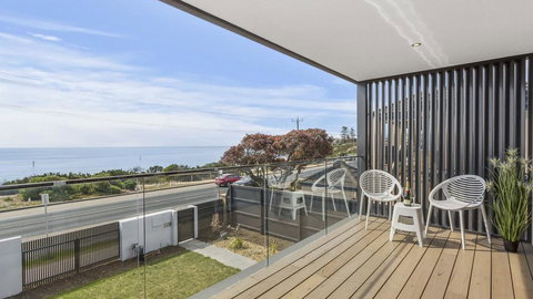 WHITEHAVEN - MORNINGTON - Accommodation Mooloolaba 0