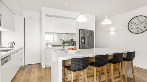 WHITEHAVEN - MORNINGTON - Accommodation Mooloolaba 1