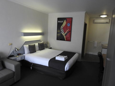 Wine Village Motor Inn - Accommodation Mooloolaba 0