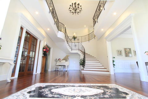 Yatahlia Manor Luxury Homestay - Accommodation Mooloolaba 2