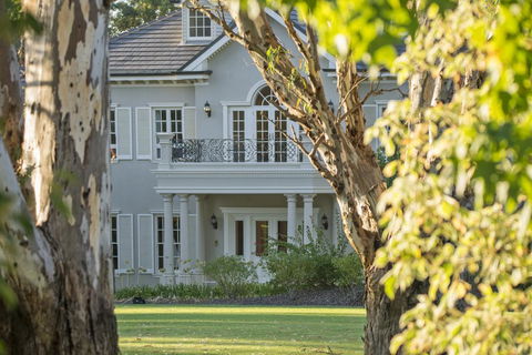 Yatahlia Manor Luxury Homestay - Accommodation Mooloolaba 1