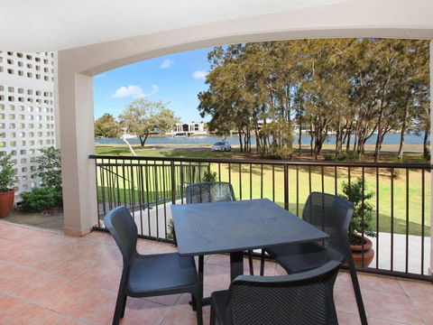 2 Bedroom Apt On Parkyn Parade With Pool And Airvconditioning - Accommodation Mooloolaba 0