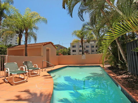 2 Bedroom Apt On Parkyn Parade With Pool And Airvconditioning - Accommodation Mooloolaba 2