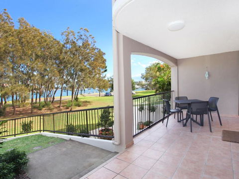2 Bedroom Apt On Parkyn Parade With Pool And Airvconditioning - Accommodation Mooloolaba 1