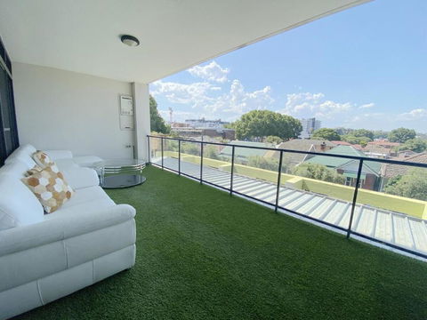 A Cozy 2B2B Apartment Near Airport & Train Station - Accommodation Mooloolaba 0