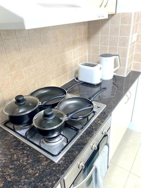 A Cozy 2B2B Apartment Near Airport & Train Station - Accommodation Mooloolaba 4
