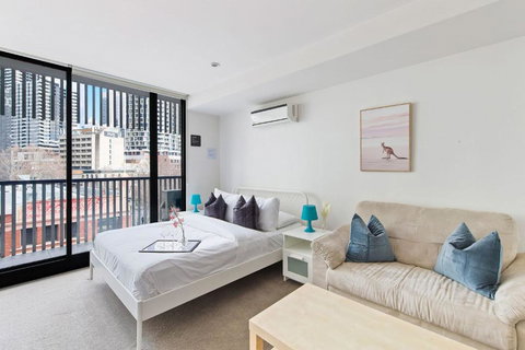A Chic Studio Only A 4-min Walk To Victoria Market - Accommodation Mooloolaba 3