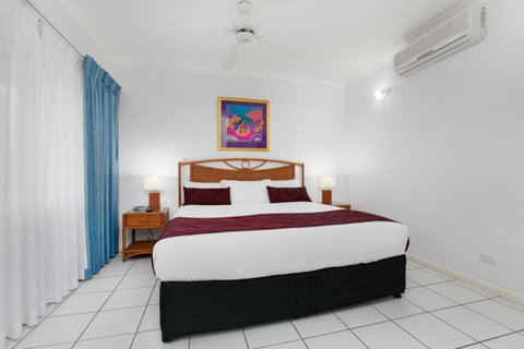 Absolute Beachfront Apartment - Accommodation Mooloolaba 4