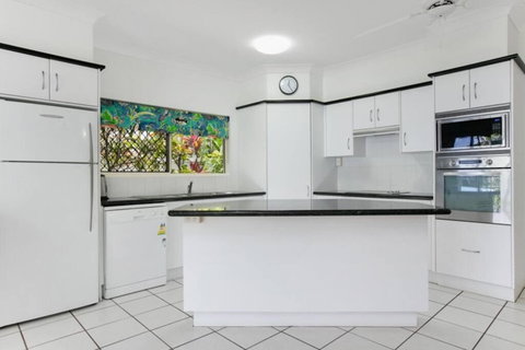 Absolute Beachfront Apartment - Accommodation Mooloolaba 1