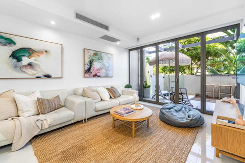 Absolute By Khove - Accommodation Mooloolaba 3