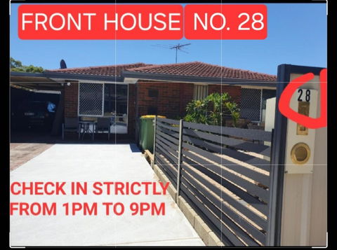 Airport Budget Room - Accommodation Mooloolaba 0