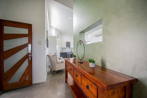 Alfra 23 - Accommodation Mooloolaba 0