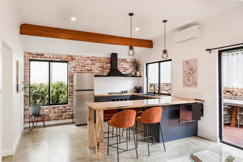 Alley Cats - Accommodation Mooloolaba 1