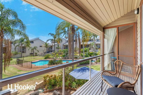 Amazing Waterfront Location - Accommodation Mooloolaba 2