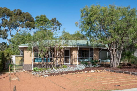 Apples - Accommodation Mooloolaba 0