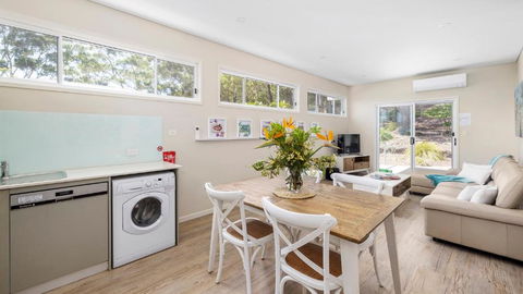 Art House Shoal Bay - Accommodation Mooloolaba 1
