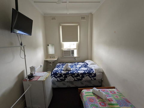 Australian Hotel - Accommodation Mooloolaba 4