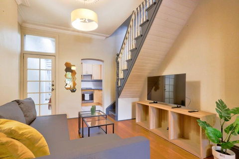 Awesome 2 Bedroom House Surry Hills - Accommodation Mooloolaba 1