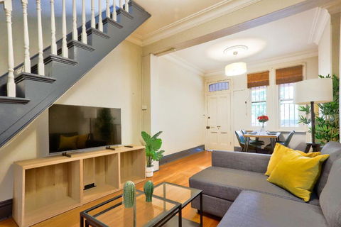 Awesome 2 Bedroom House Surry Hills - Accommodation Mooloolaba 0