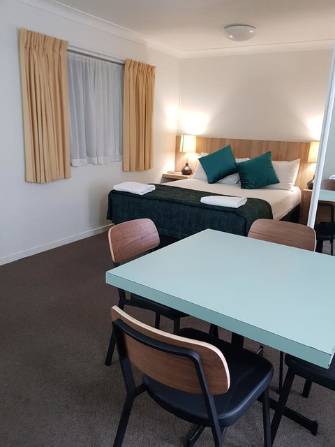 Southport Motel & Apartments - Accommodation Mooloolaba 5