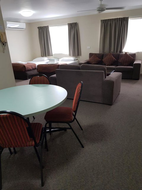 Southport Motel & Apartments - Accommodation Mooloolaba 11