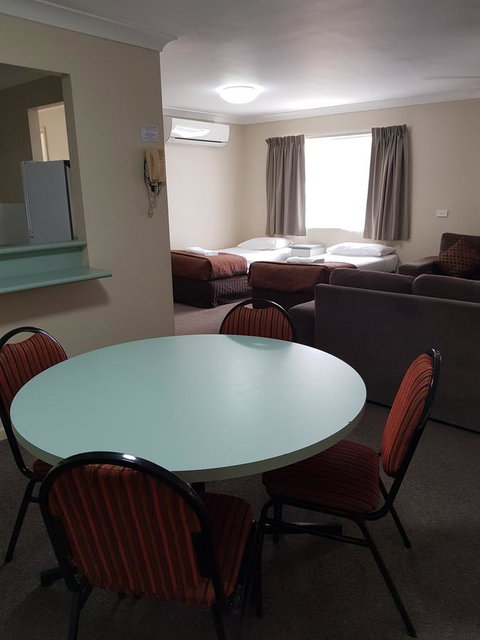 Southport Motel & Apartments - Accommodation Mooloolaba 10