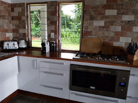 Cairns Beach House Our Oasis - Accommodation Mooloolaba 17