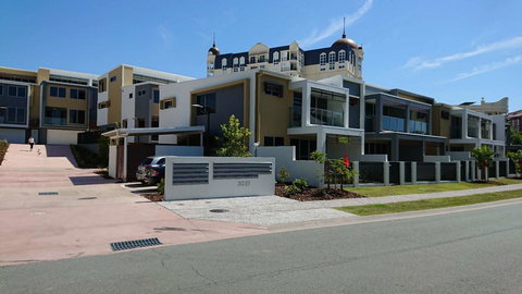 The Residences@Hillside - Accommodation Mooloolaba 1