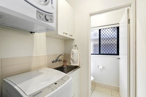 Lotus Retreat - Accommodation Mooloolaba 2