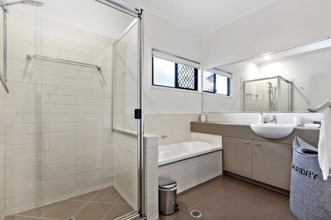 Lotus Retreat - Accommodation Mooloolaba 1