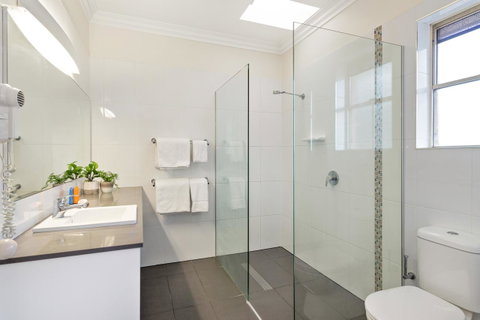 Coopers Colonial Motel - Accommodation Mooloolaba 5