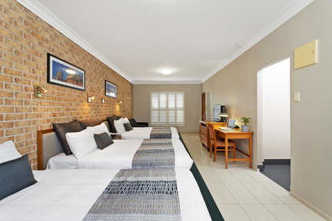 Coopers Colonial Motel - Accommodation Mooloolaba 3