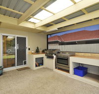 Ocean Wave - Accommodation Mooloolaba