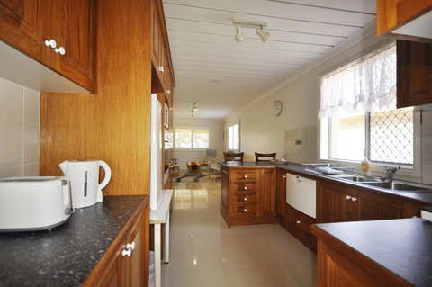 Ocean Wave - Accommodation Mooloolaba 5